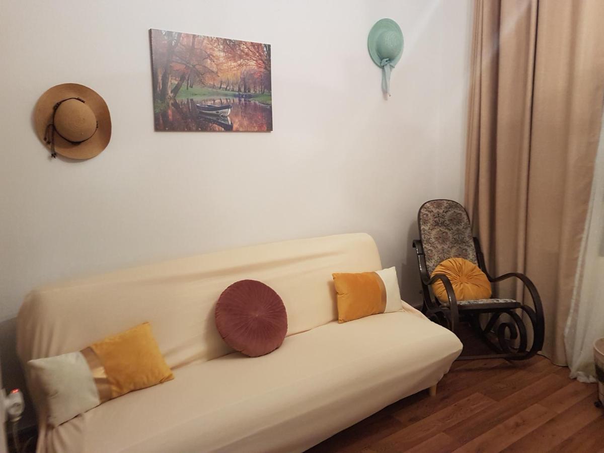 Olga's Cozy Nest , In Ano Korakiana. * Áno Korakiána